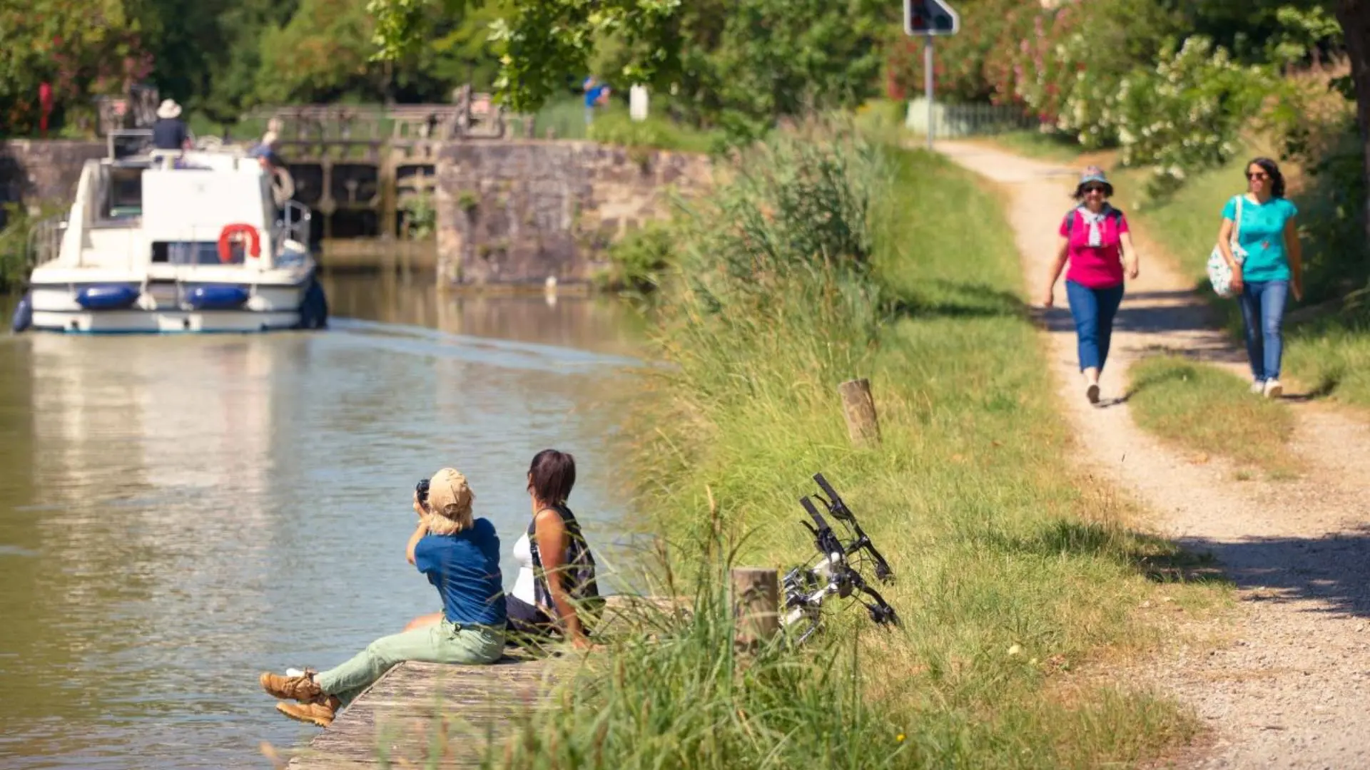 Visite du Canal du Midi, à pied, à vélo ou en bateau : suivez le guide !